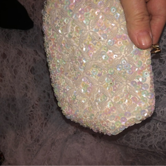 Elegant white  Clutch with Iridescent Sequins and Gold Frame made by Du Val. - Picture 8 of 8